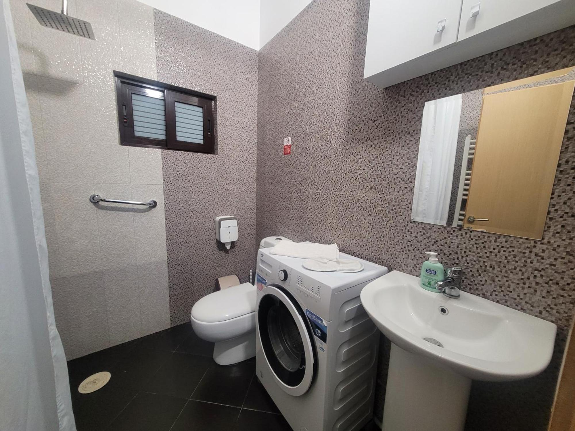טיראנה An Apartment With Fireplace מראה חיצוני תמונה